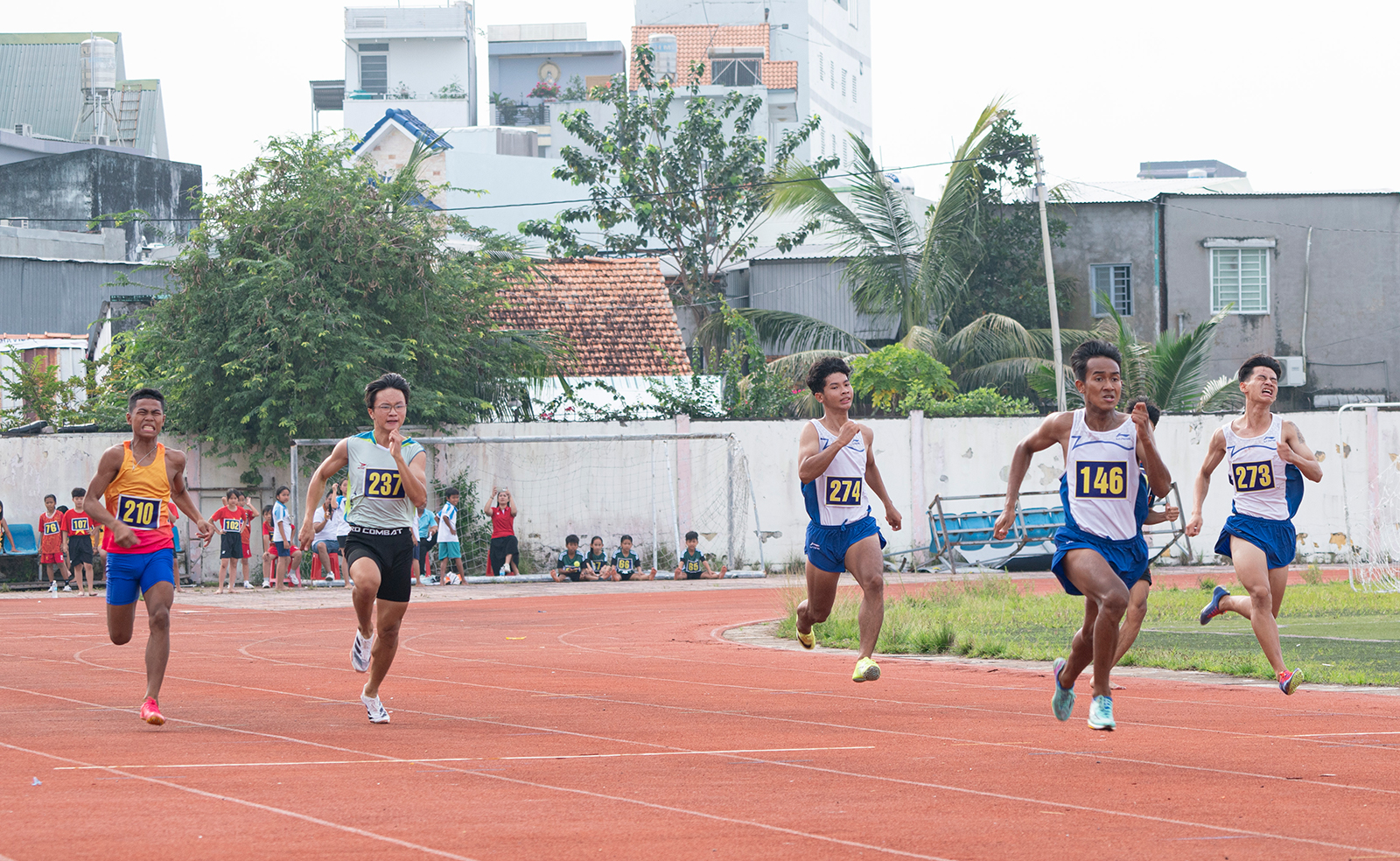 Phát triển điền kinh trong học sinh