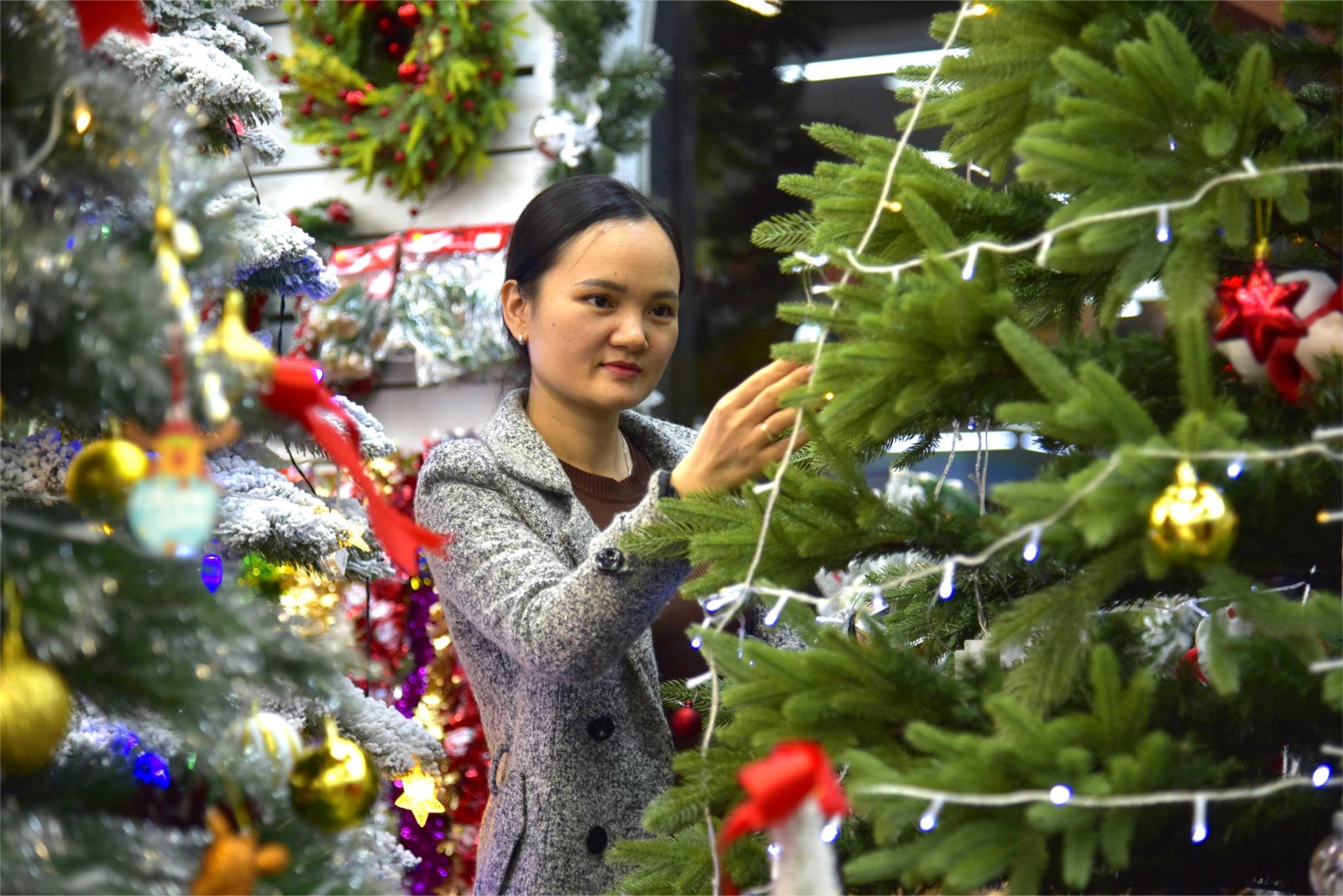 Rộn ràng thị trường Giáng sinh 2025