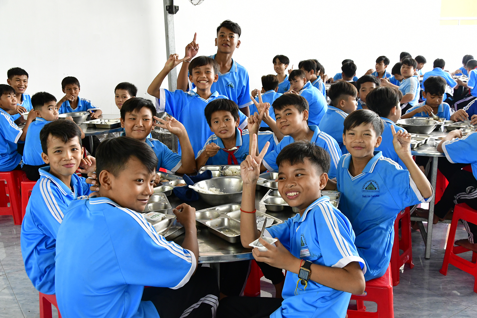 Chăm lo bữa ăn học đường