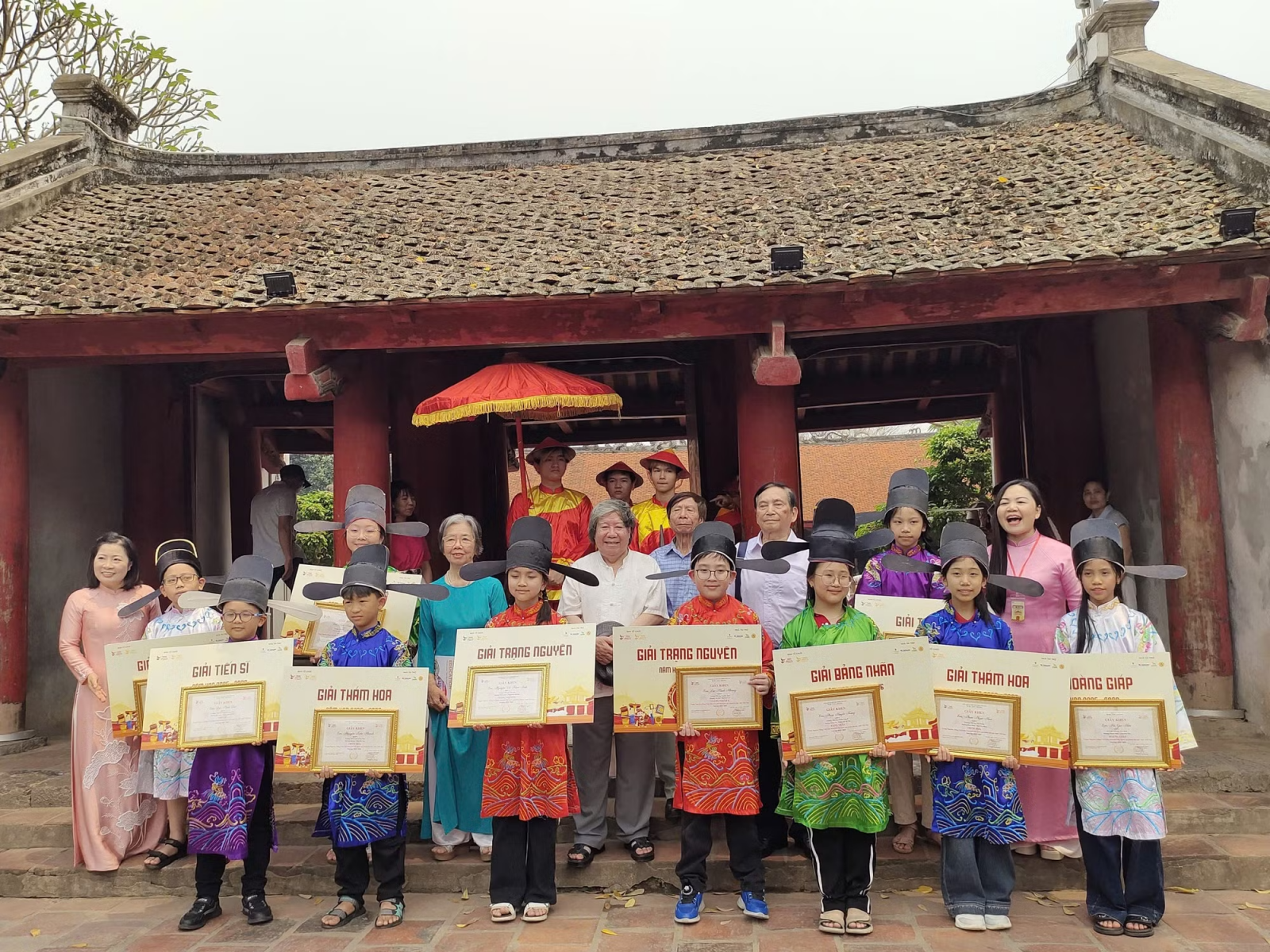 Tin tức nổi bật ngày 12/4