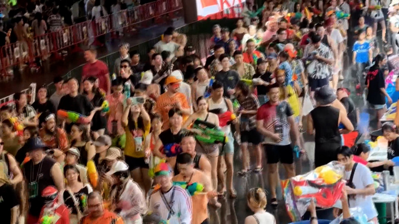 Thái Lan kêu gọi người dân đảm bảo an toàn trong dịp Tết Songkran