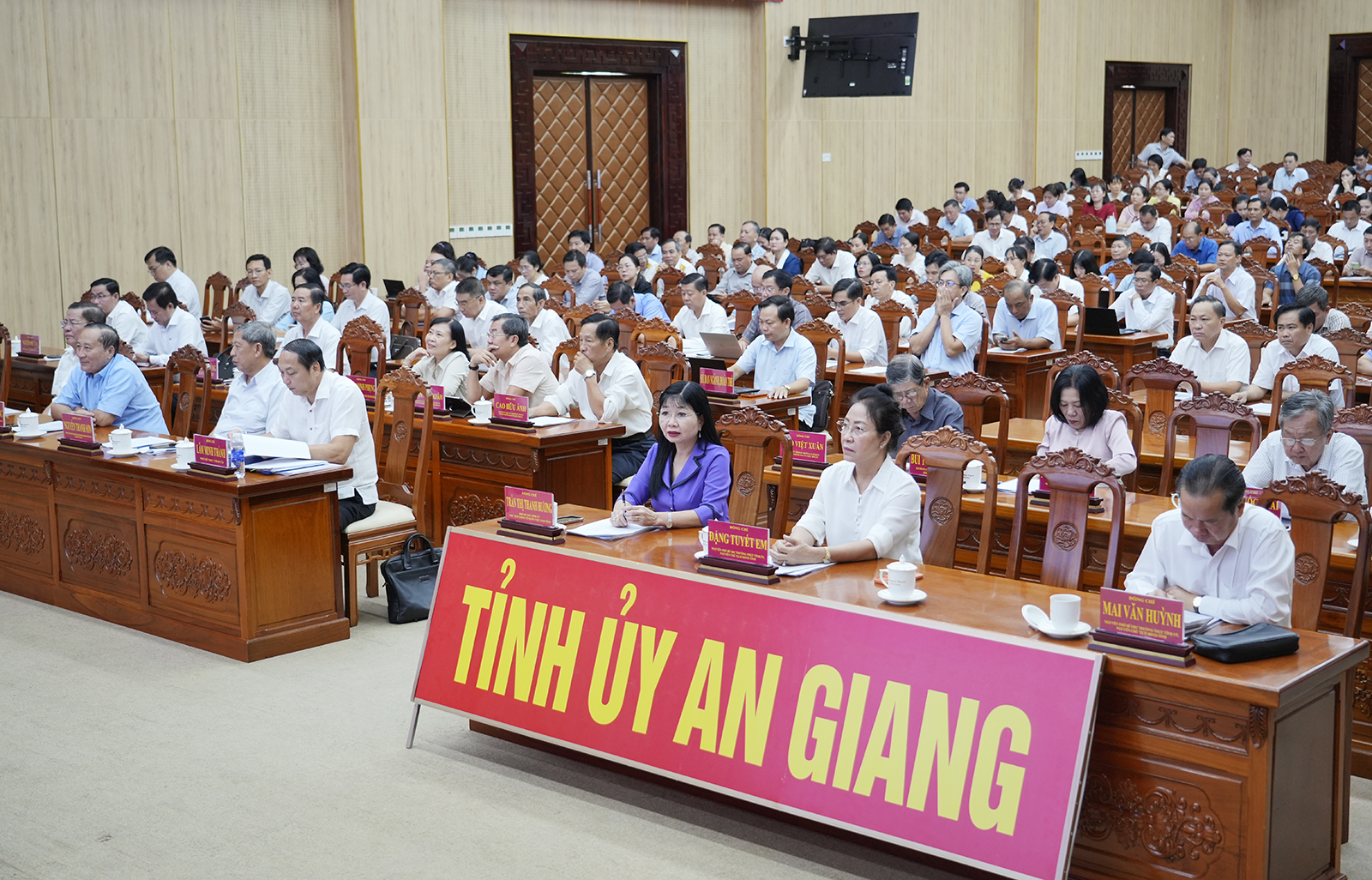 Khoảng 2,2 triệu đảng viên dự triển khai Nghị quyết Trung ương 2 khóa XIV