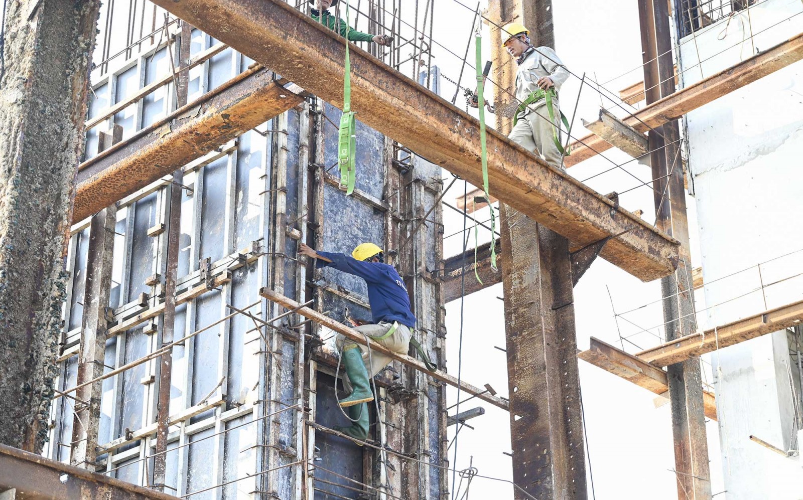 Chủ tịch UBND tỉnh Hồ Văn Mừng khảo sát một số dự án trên địa bàn hai xã An Biên và Tân Thạnh, Vườn quốc gia U Minh Thượng