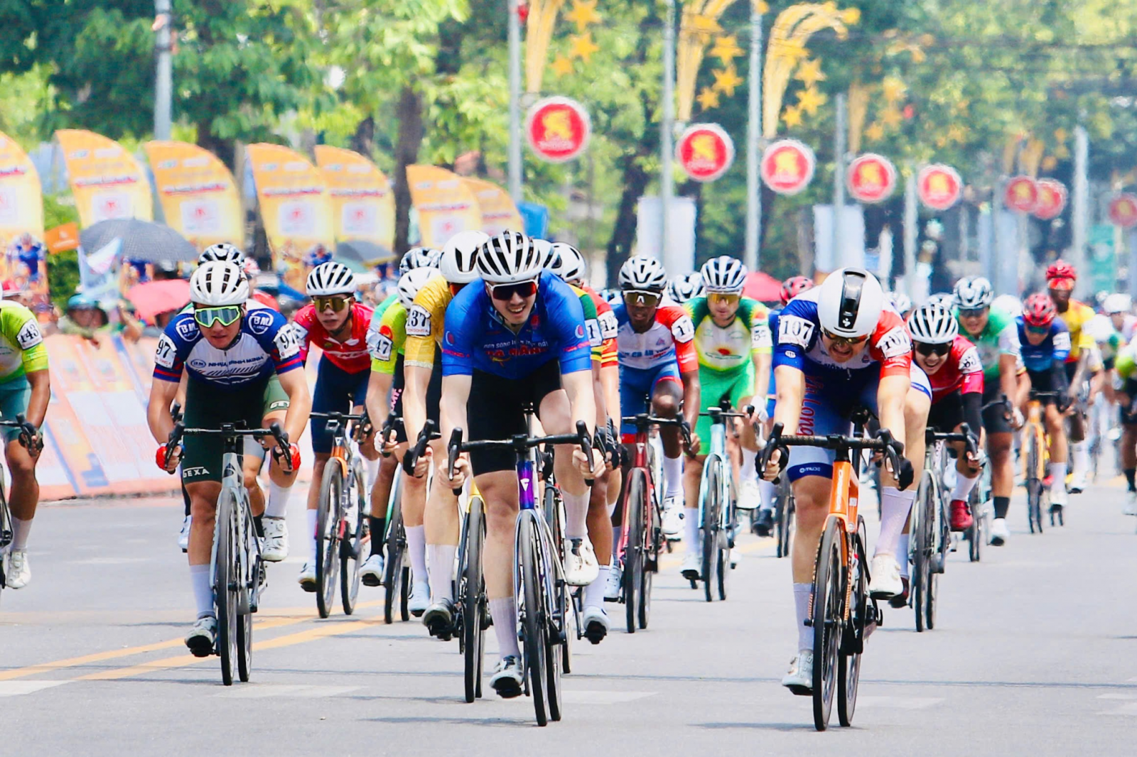 Tin tức nổi bật ngày 14/4