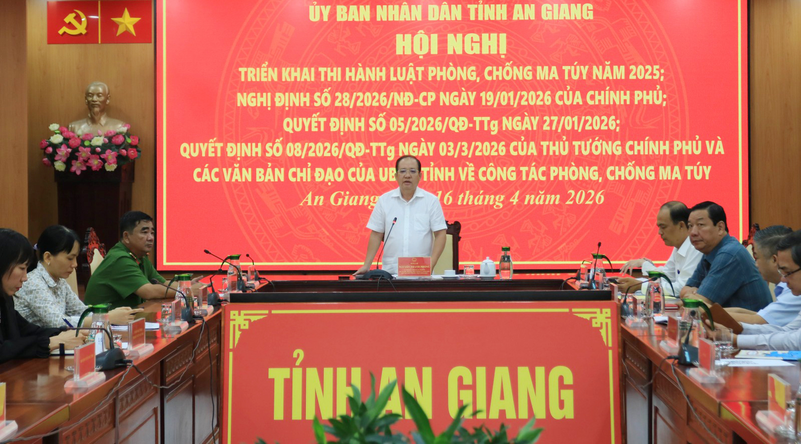 Ủy viên Ban Thường vụ Tỉnh ủy, Phó Chủ tịch Thường trực UBND tỉnh, Phó Trưởng Ban Chỉ đạo các Chương trình mục tiêu quốc gia tỉnh Nguyễn Thanh Phong phát biểu chỉ đạo