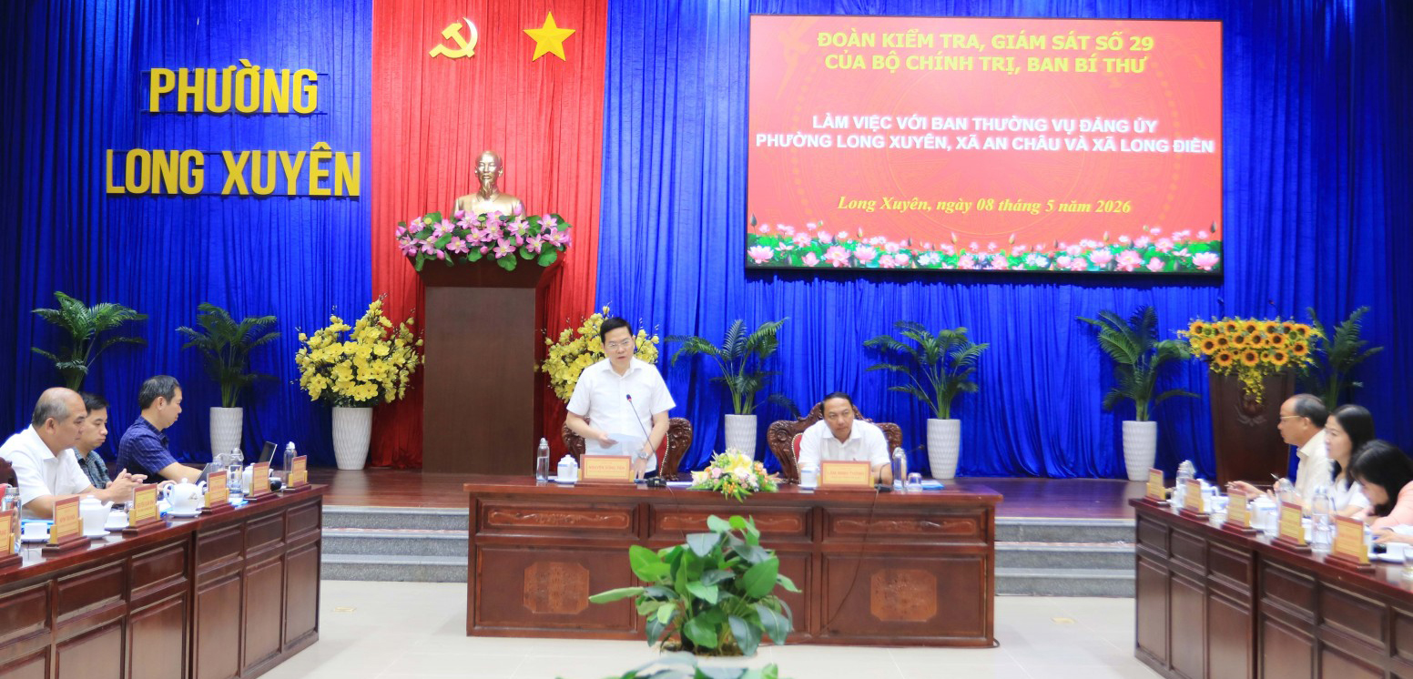 Đồng chí Nguyễn Dũng Tiến Phó Chủ nhiệm Văn phòng Chủ tịch nước, Phó Trưởng Đoàn Kiểm tra, giám sát số 29 của Bộ Chính trị, Ban Bí thư phát biểu kết luận 
