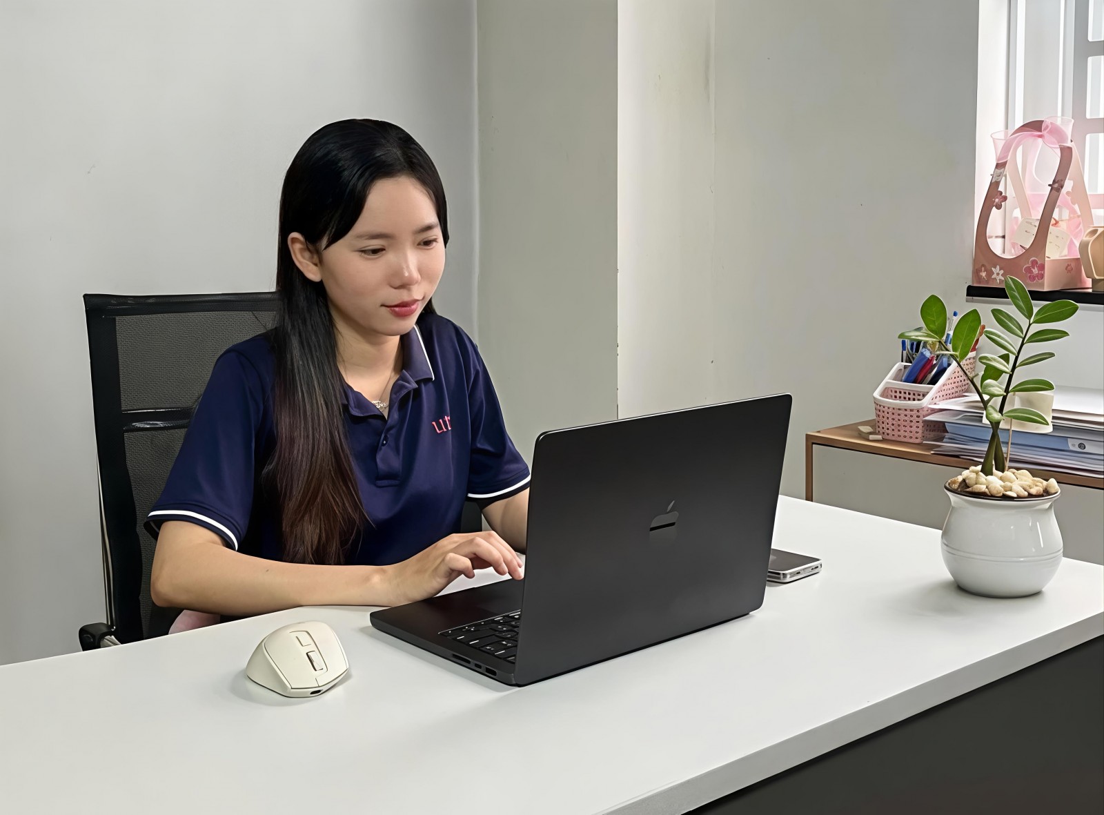 Người trẻ trước ngã rẽ “đi hay ở”