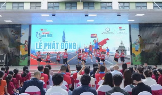 Quang cảnh lễ phát động chiến dịch.