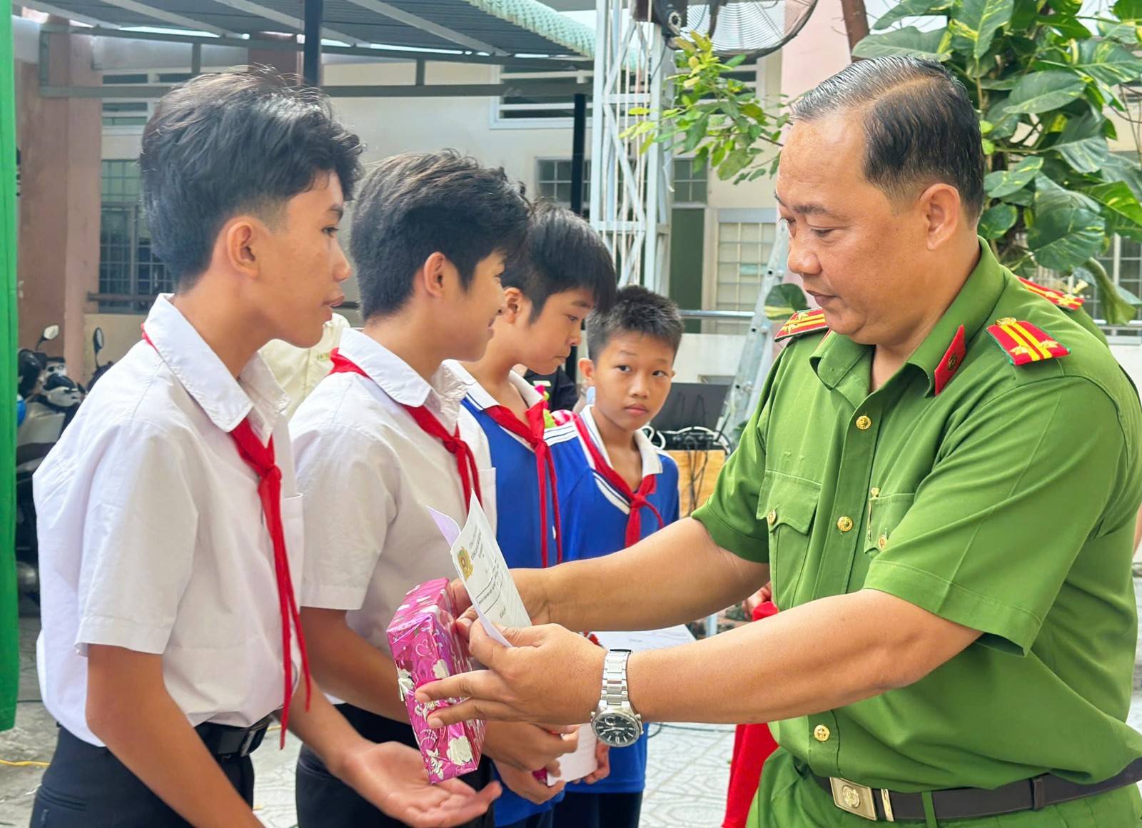 Cảnh báo ma túy học đường