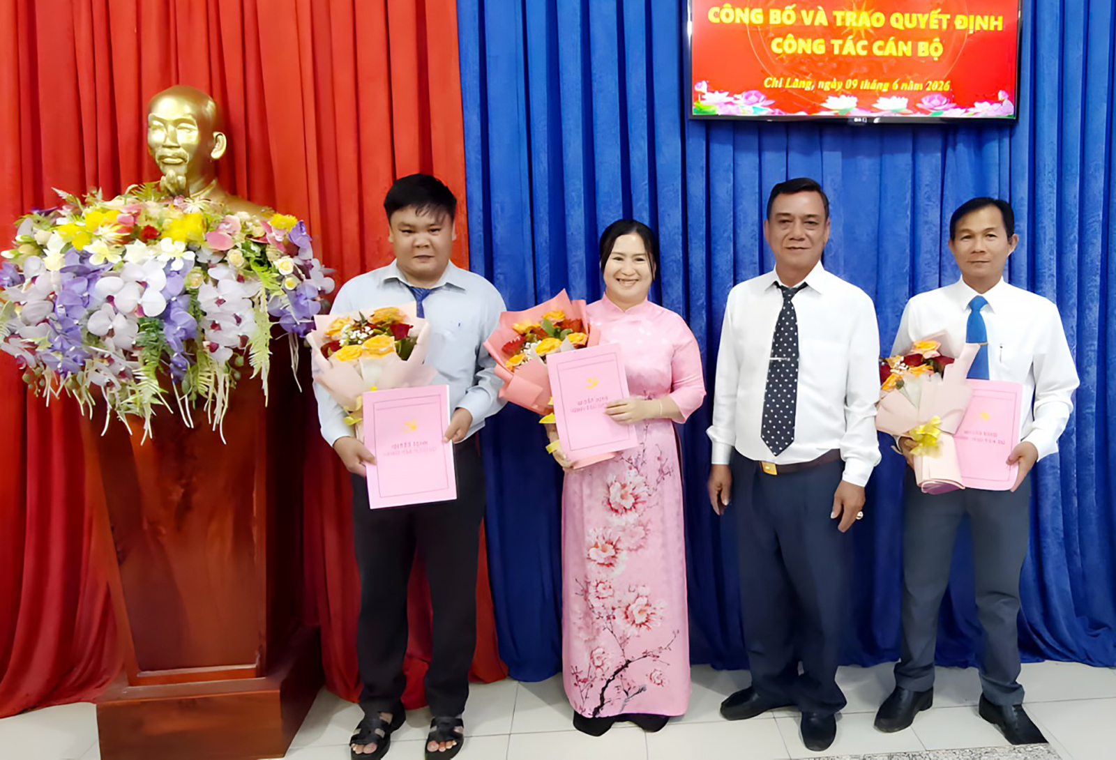 Trao quyết định điều động, bổ nhiệm 11 cán bộ phường Chi Lăng