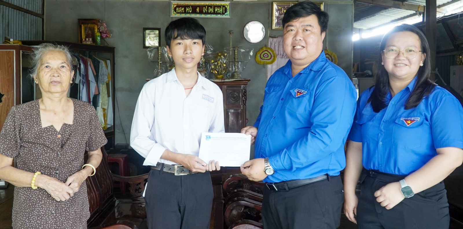 Tỉnh đoàn An Giang tiếp sức cho thí sinh có hoàn cảnh khó khăn