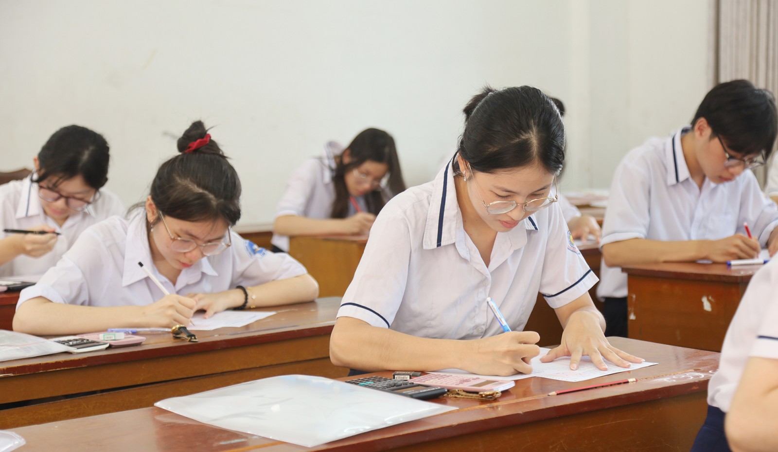 Hoàn thành 2 môn thi bắt buộc, thí sinh An Giang nhẹ nhõm và tự tin