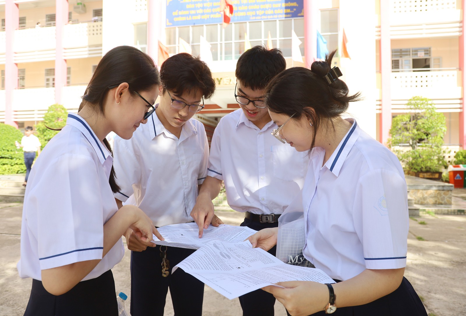 Hoàn thành 2 môn thi bắt buộc, thí sinh An Giang nhẹ nhõm và tự tin