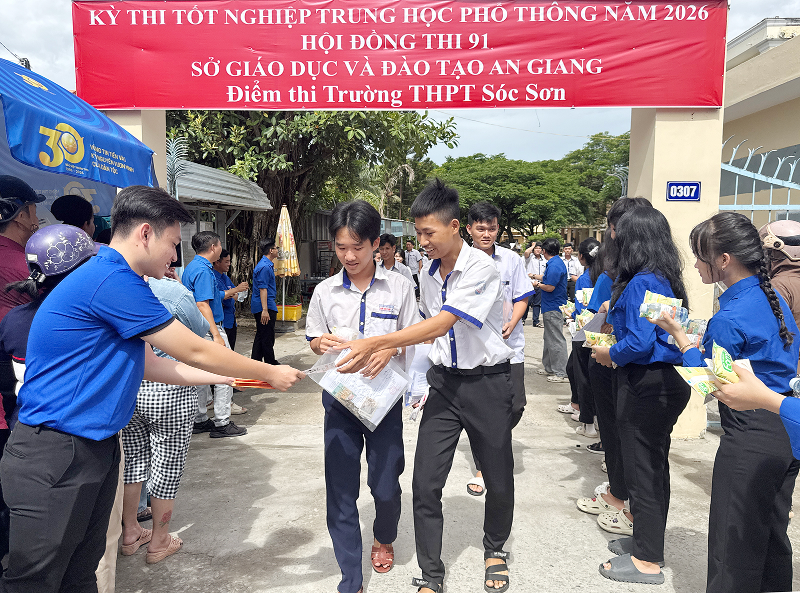 Thí sinh An Giang phấn khởi vì làm được bài thi môn Ngữ văn