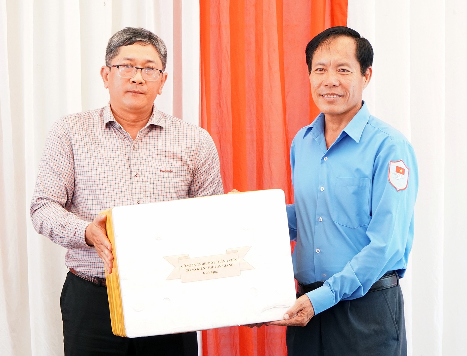 Ban Chuyên trách tỉnh An Giang thăm, động viên Đội K93 tại Campuchia