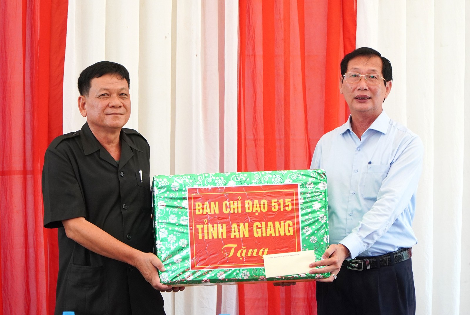 Ban Chuyên trách tỉnh An Giang thăm, động viên Đội K93 tại Campuchia