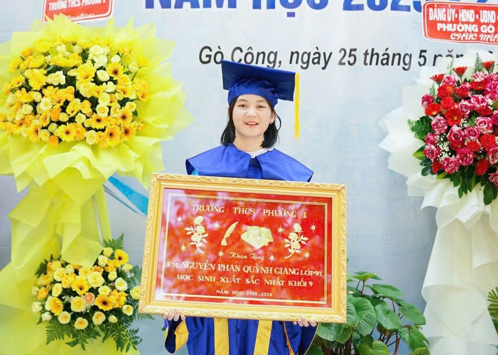 Nữ thủ khoa đạt 30/30 điểm thi lớp 10: Làm toán, tiếng Anh trong 30 phút