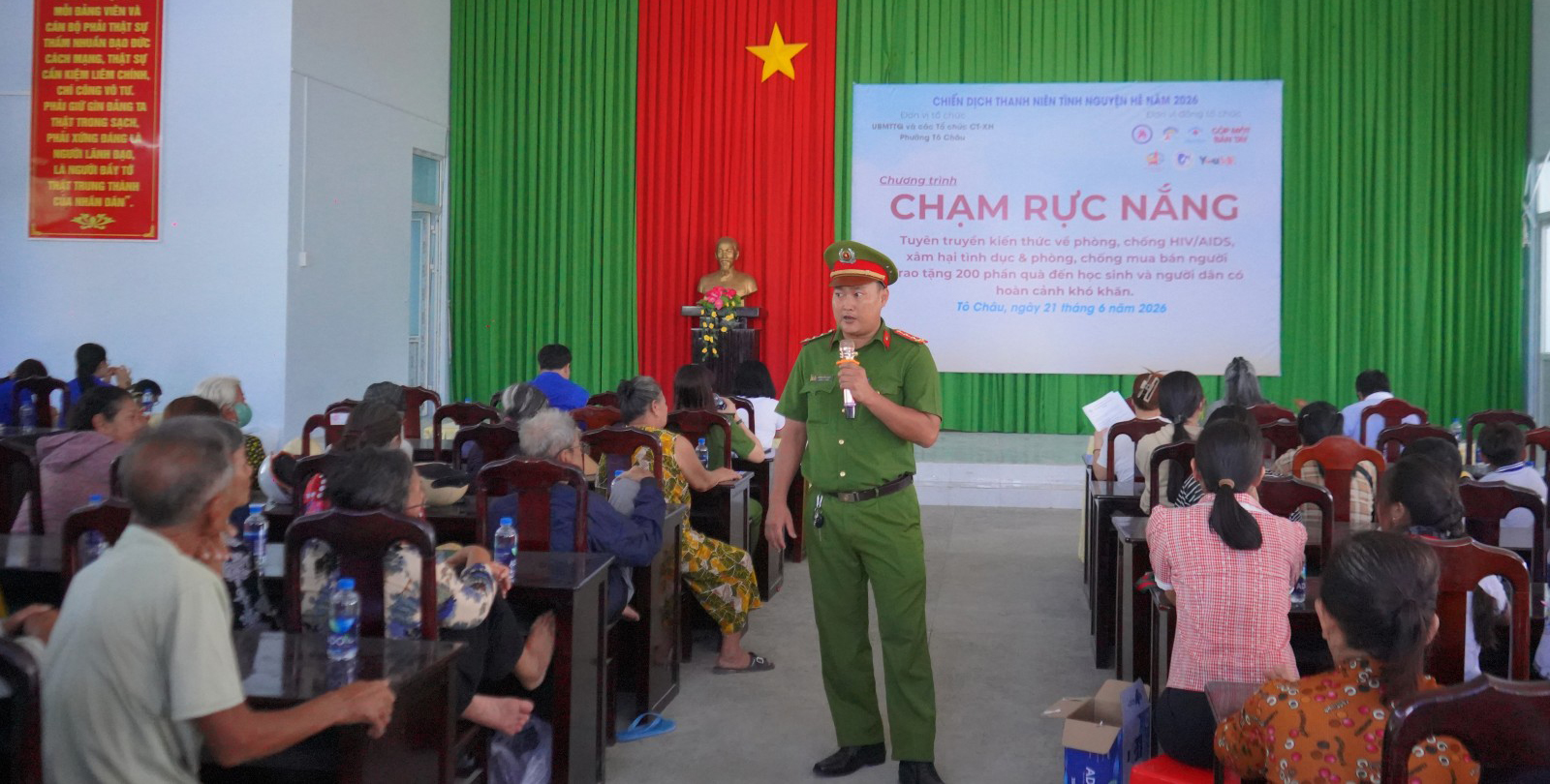 Sôi nổi chương trình “Chạm rực nắng” tại phường Tô Châu