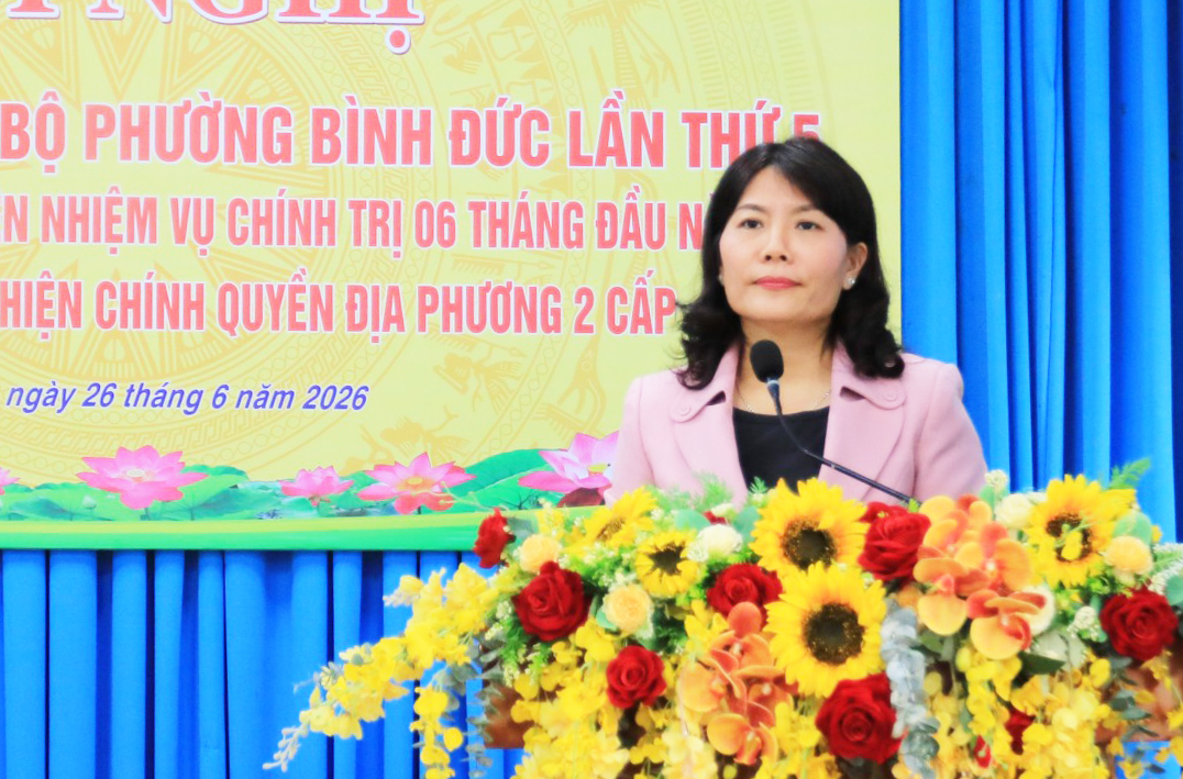  Tỉnh ủy viên, Bí thư Đảng ủy, Chủ tịch HĐND phường Bình Đức Trần Thị Ngọc Diễm phát biểu kết luận 