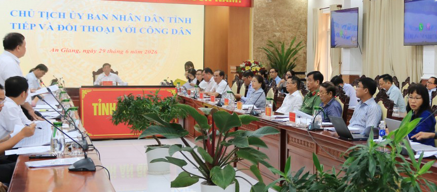 Quang cảnh buổi tiếp và đối thoại 