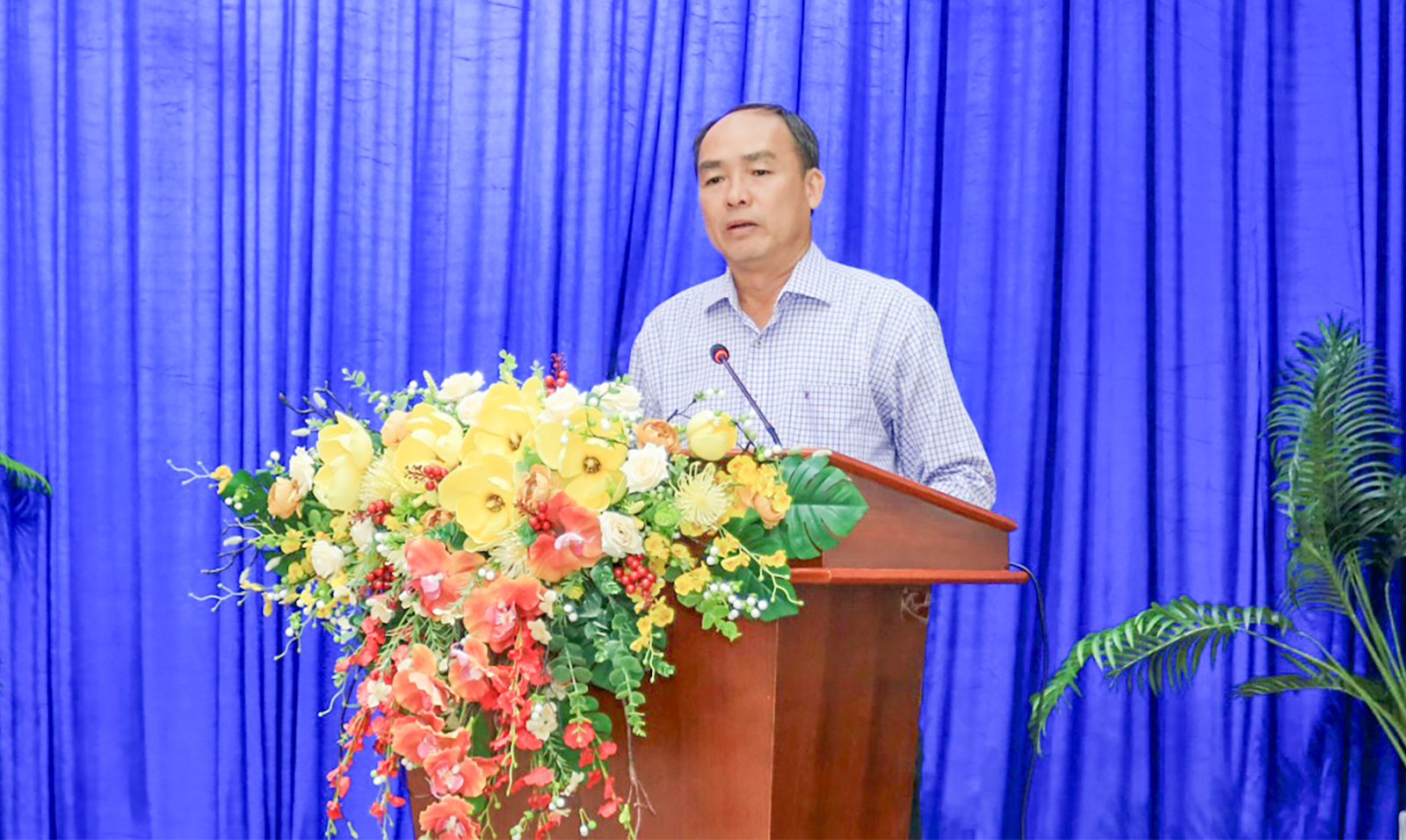 Bí thư Đảng ủy, Chủ tịch HĐND phường Lâm Quang Thi phát biểu kết luận hội nghị