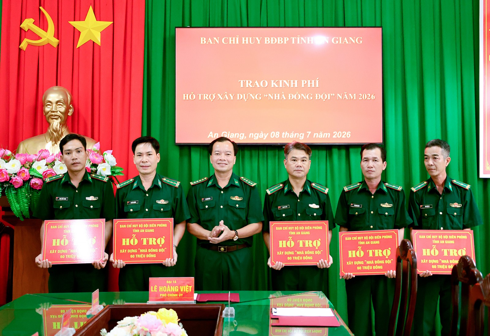 Bộ đội Biên phòng tỉnh An Giang hỗ trợ xây dựng 5 căn nhà Đồng đội