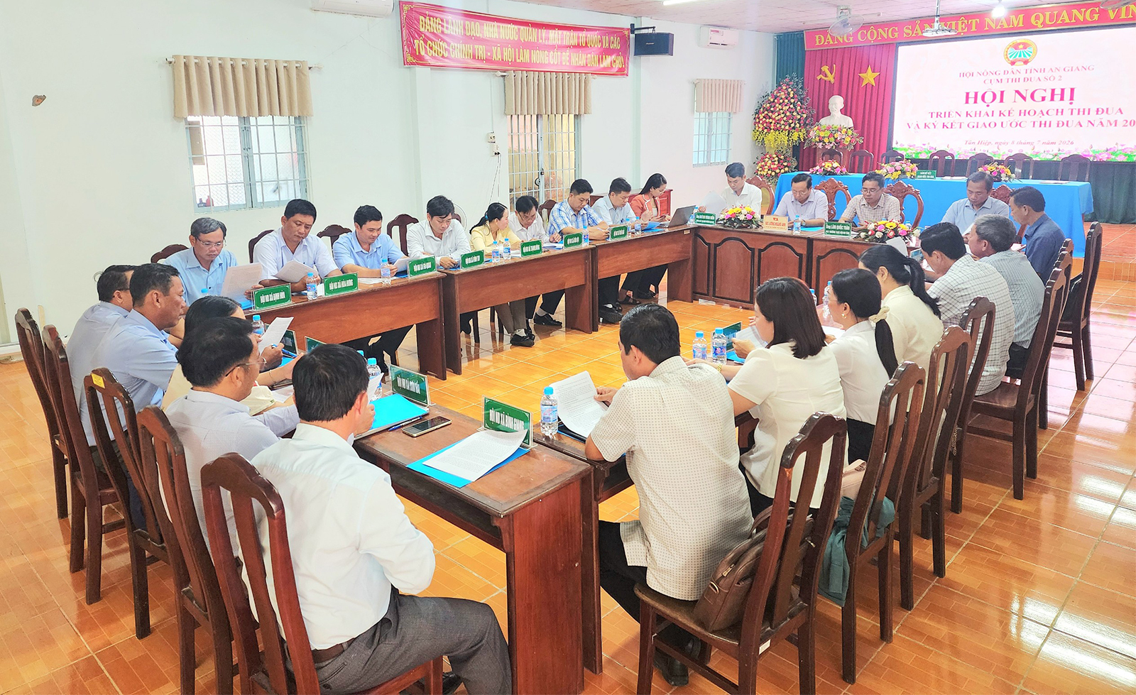 Cụm Thi đua số 2 Hội Nông dân tỉnh An Giang ký kết giao ước thi đua năm 2026