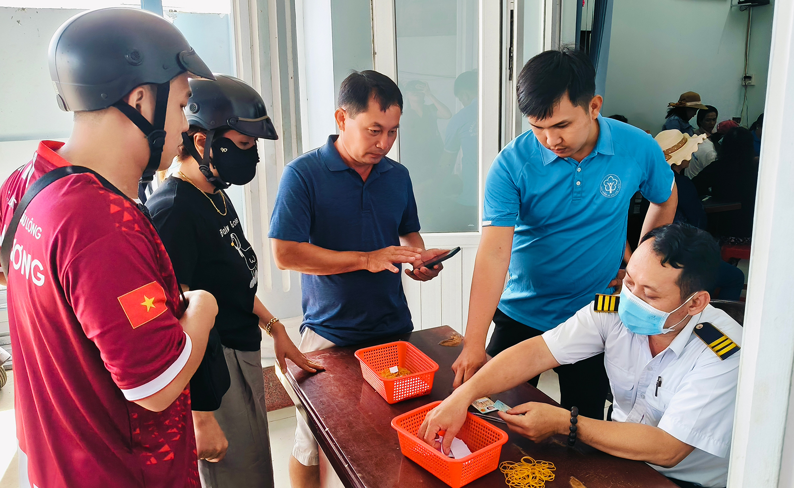 Gần 10.000 người dân xã An Biên được hoàn tiền bảo hiểm y tế