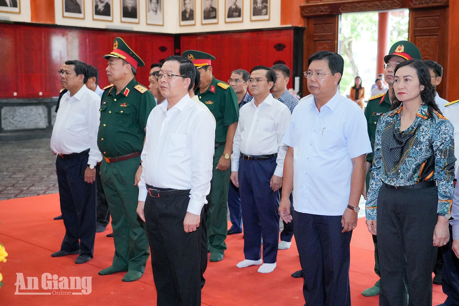 Phó Thủ tướng Hồ Quốc Dũng dâng hương tri ân Anh hùng dân tộc Nguyễn Trung Trực và các anh hùng liệt sĩ tại An Giang