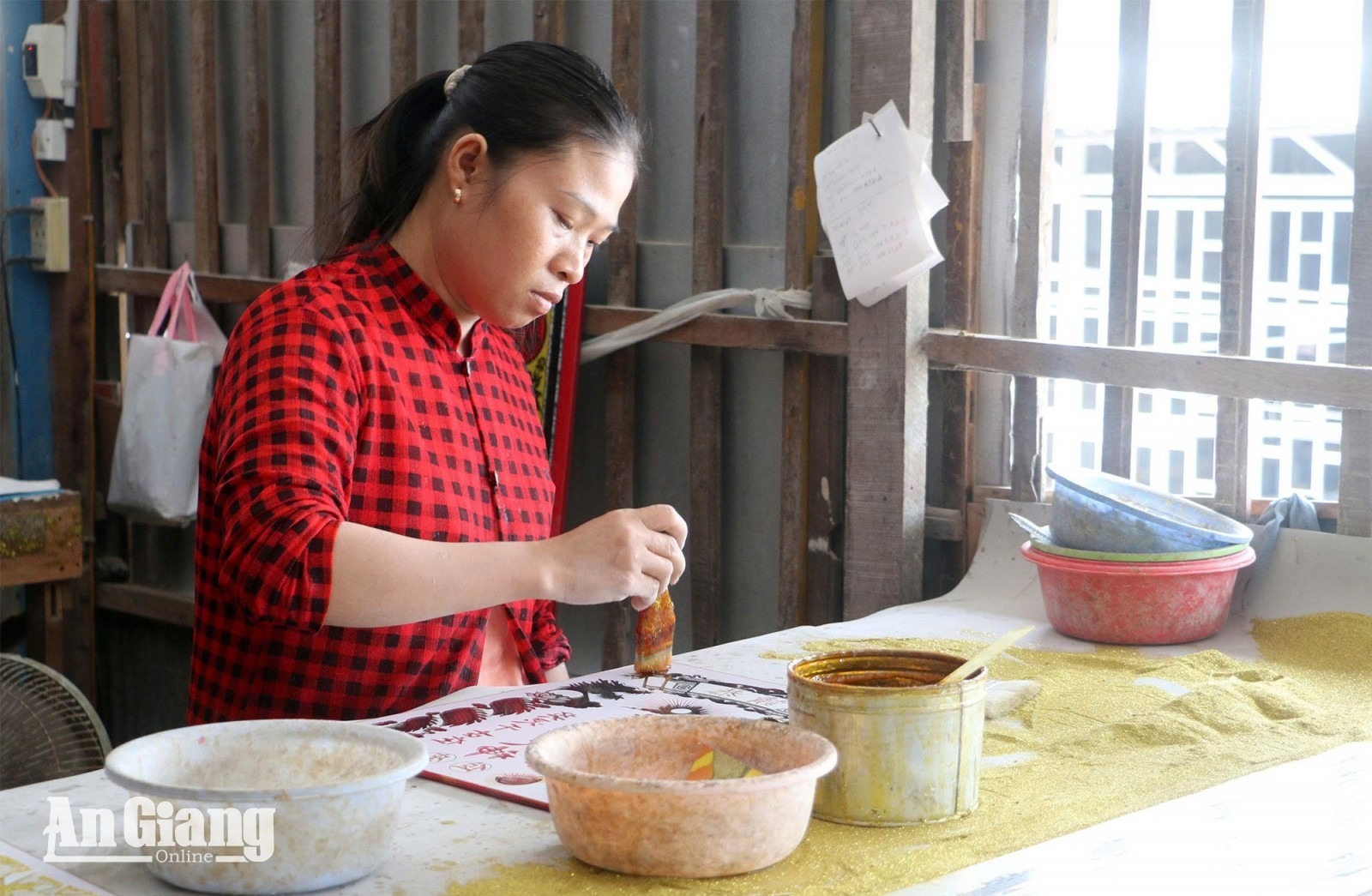 Giữ hồn tranh kiếng Nam Bộ