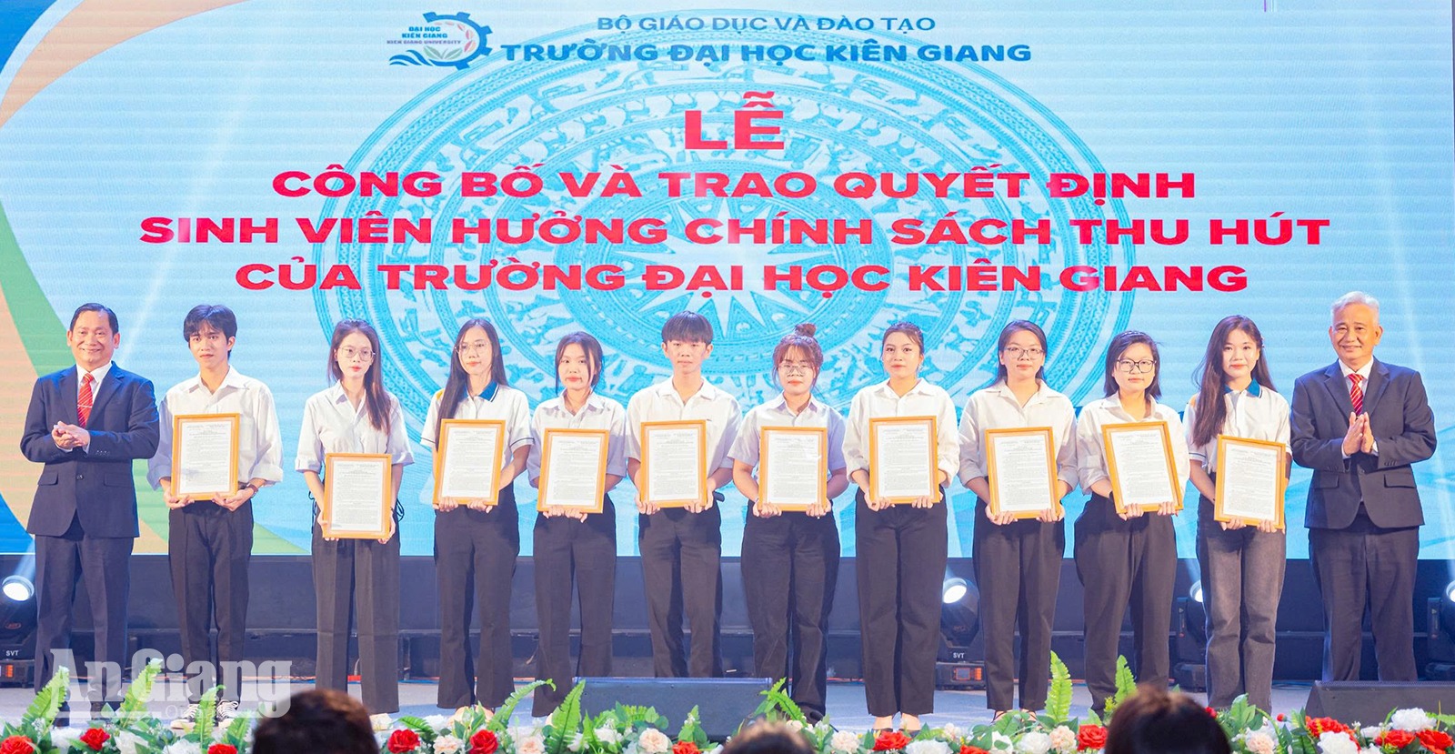 Nhiều chính sách hỗ trợ người học