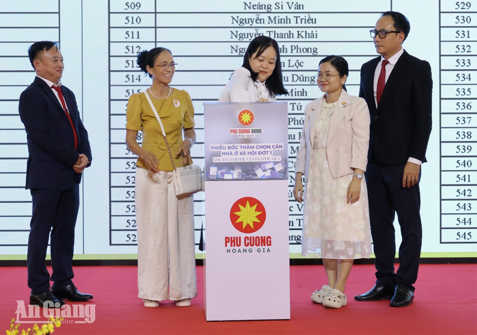 751 căn nhà ở xã hội được bốc thăm lựa chọn tại An Giang