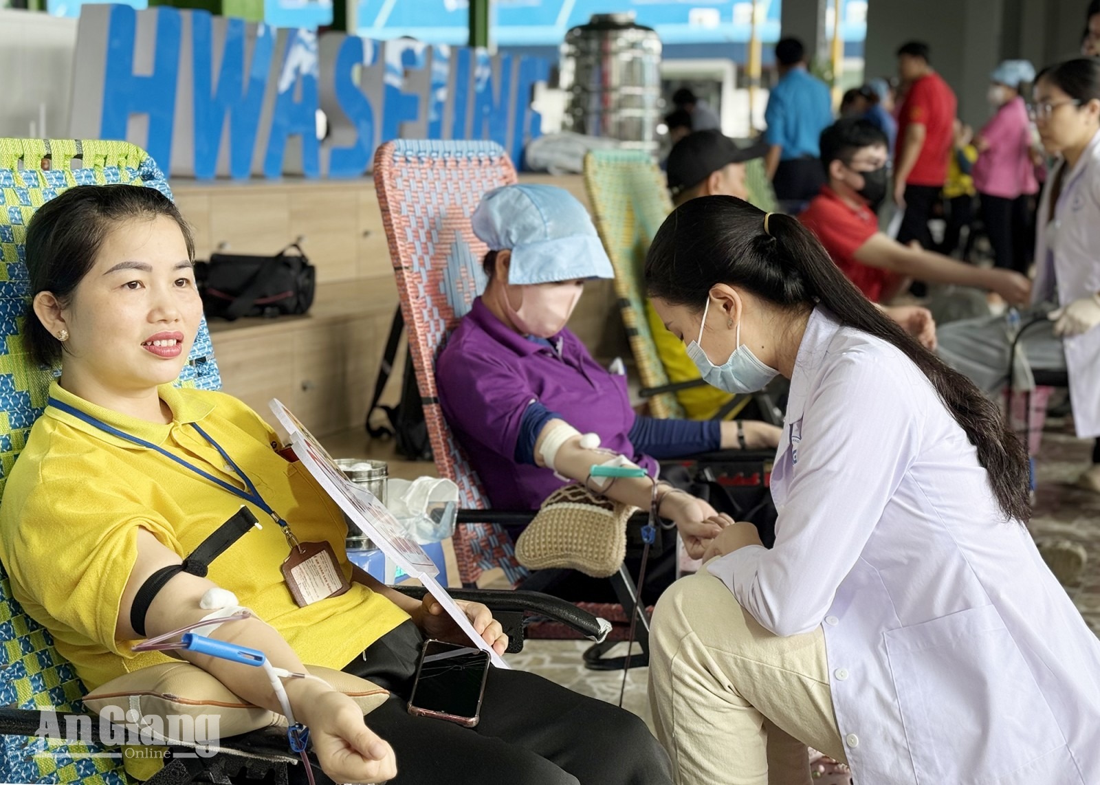 Hơn 150 đoàn viên, người lao động hiến máu tình nguyện