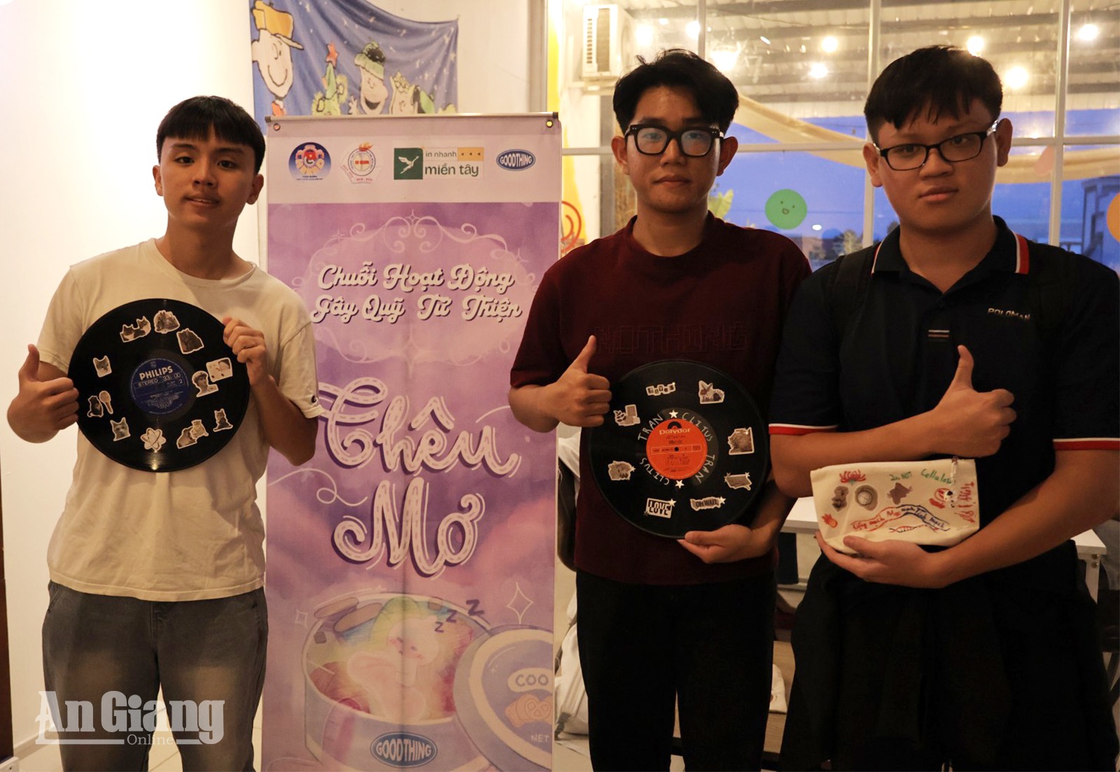 Học sinh gây quỹ thiện nguyện từ workshop sáng tạo