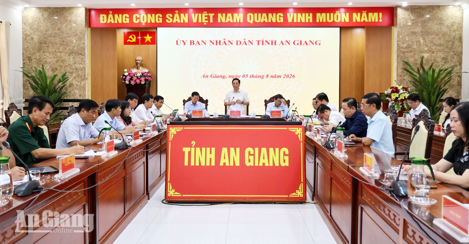 Chủ tịch UBND tỉnh An Giang Hồ Văn Mừng yêu cầu các đô thị động lực hướng đến tự chủ ngân sách