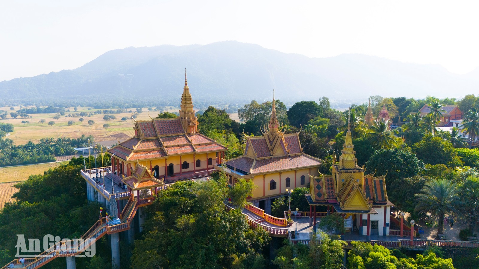 Độc đáo kiến trúc chùa Tà Pạ