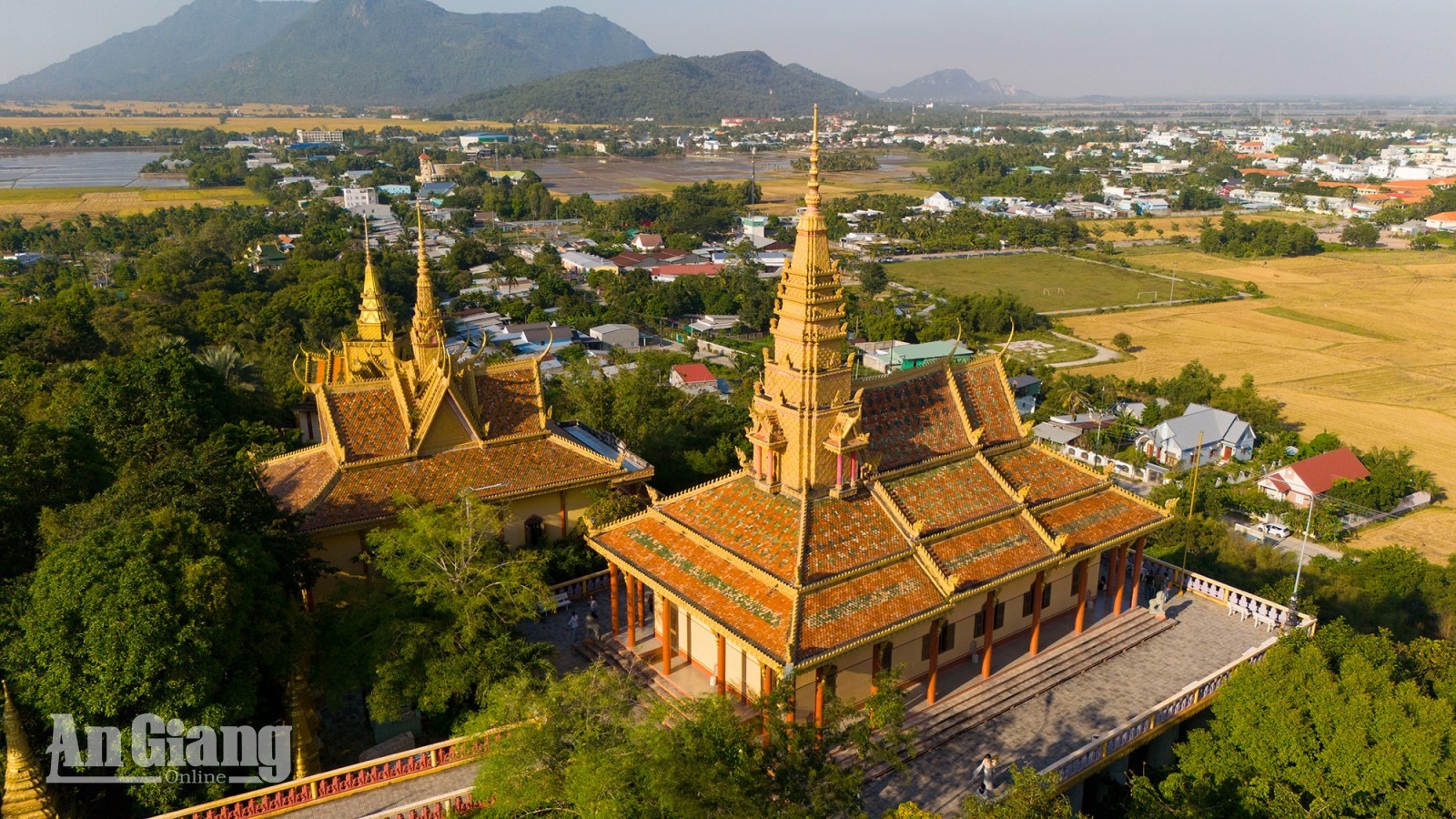 Độc đáo kiến trúc chùa Tà Pạ