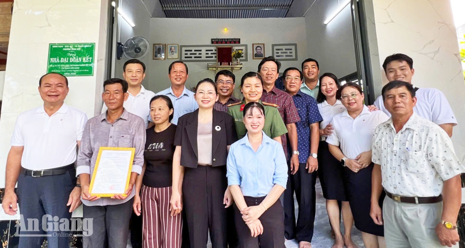 Bàn giao căn nhà mới cho gia đình ông Tài