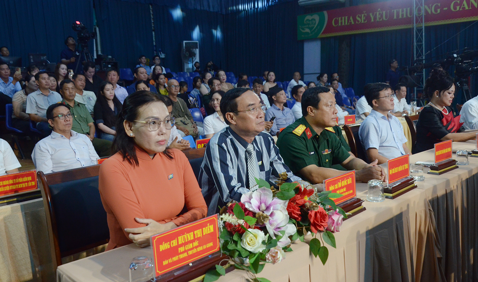 Thí sinh Trần Thị Cẩm Hồng đoạt giải nhất Cuộc thi “Tiếng hát từ trái tim” lần thứ III