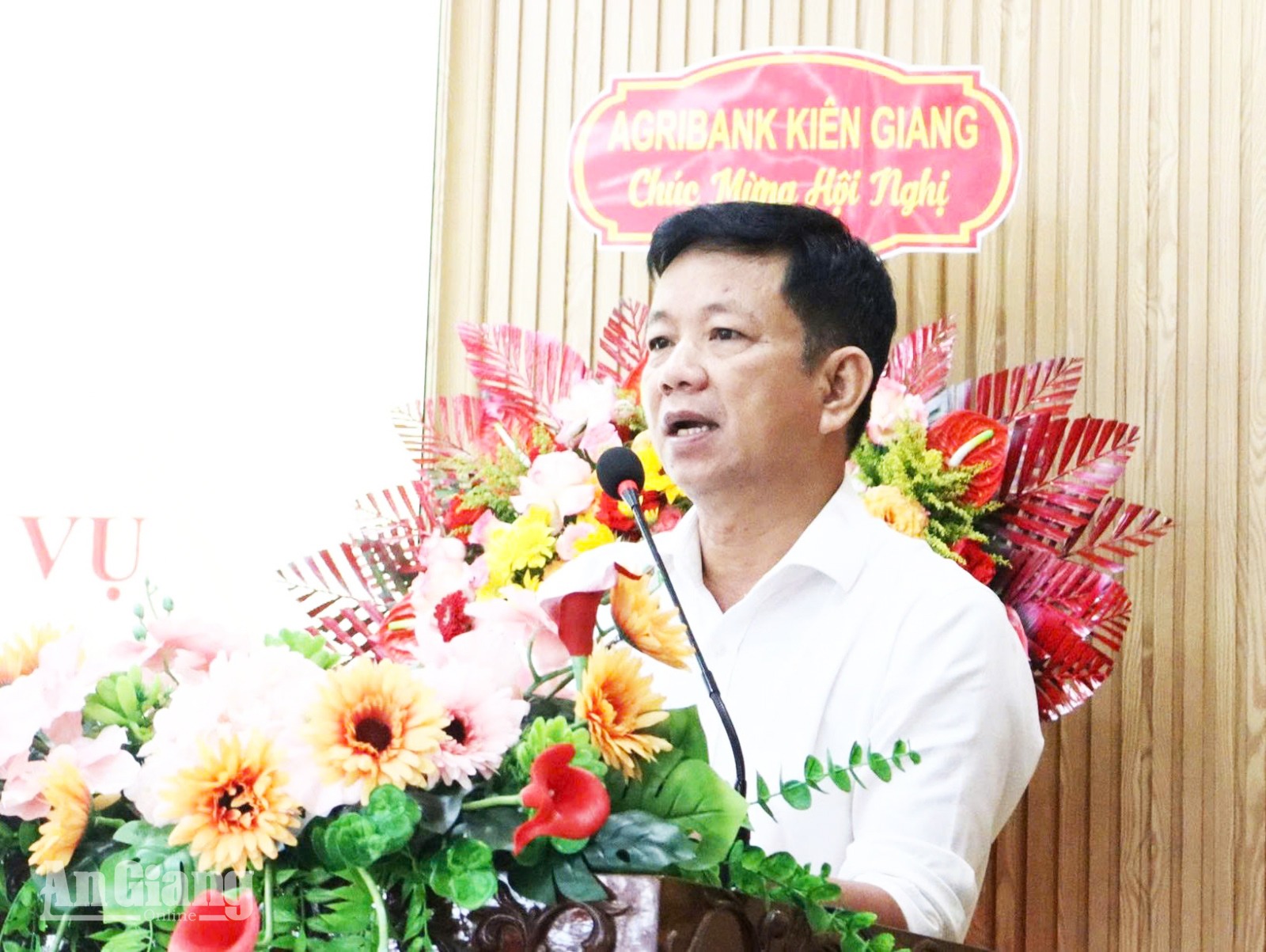 Ngành Ngân hàng Khu vực 15: Khơi thông dòng vốn nhưng không hạ chuẩn tín dụng