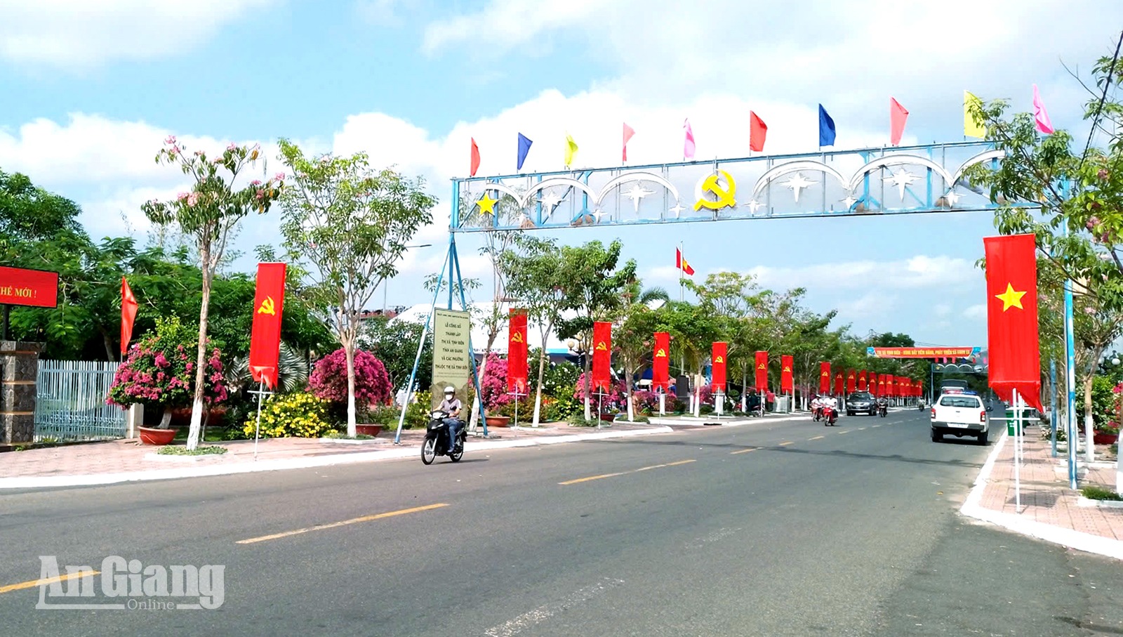 Tịnh Biên định hình đô thị đa tâm quanh Ngũ Hồ Sơn