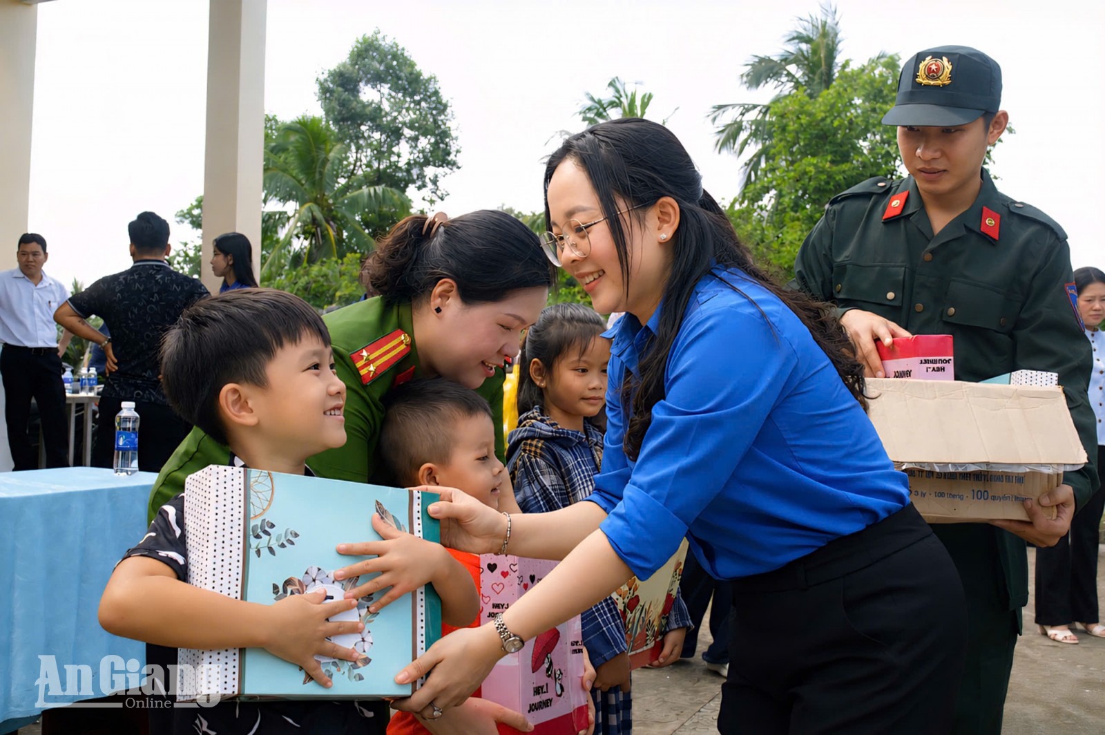 Người trẻ An Giang đón Quốc khánh theo cách riêng