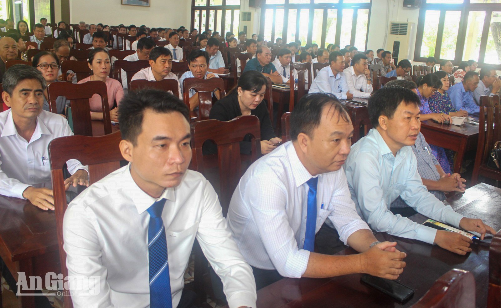 Bồi dưỡng kỹ năng hoạt động cho 221 đại biểu HĐND cấp xã