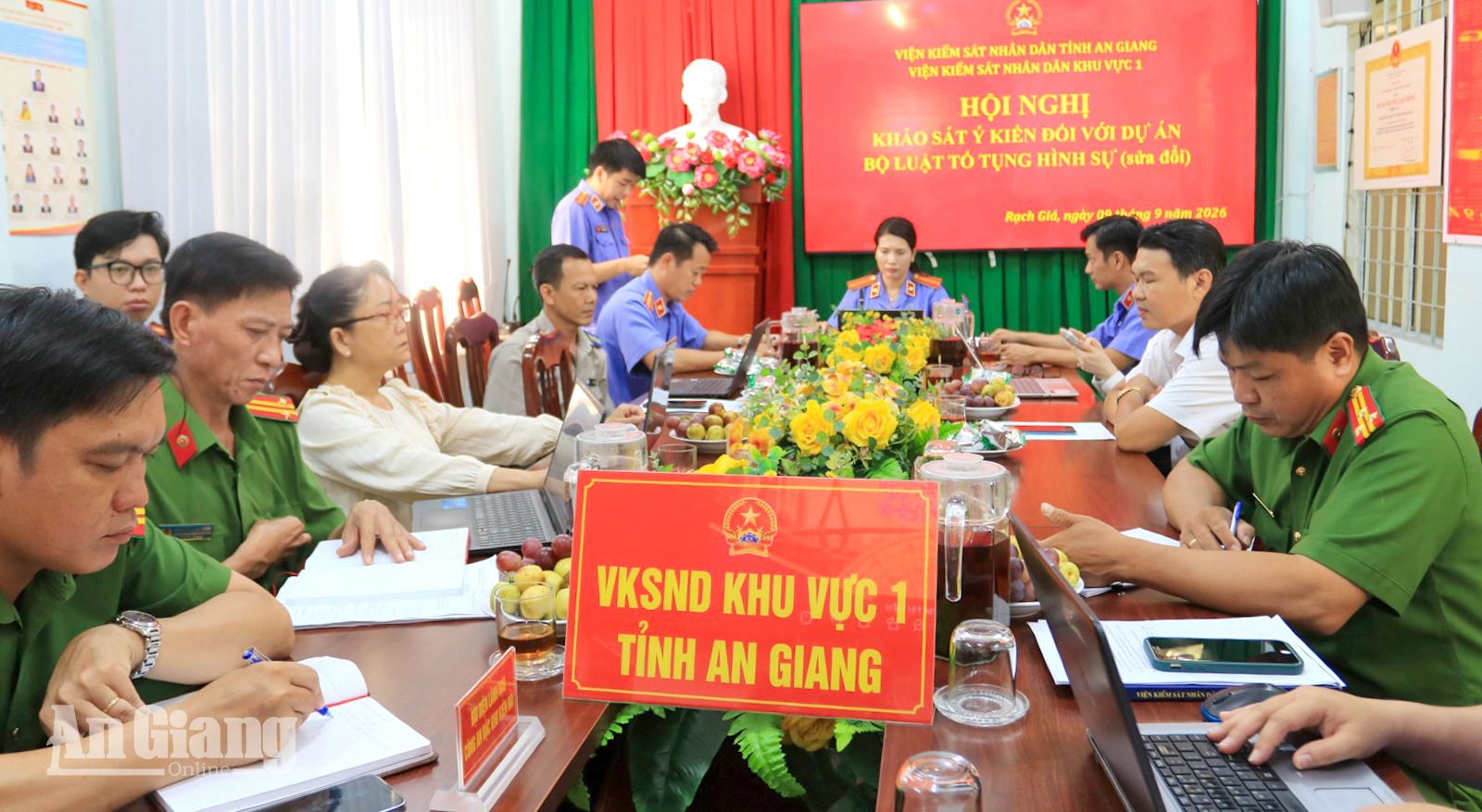 Quang cảnh hội nghị lấy ý kiến