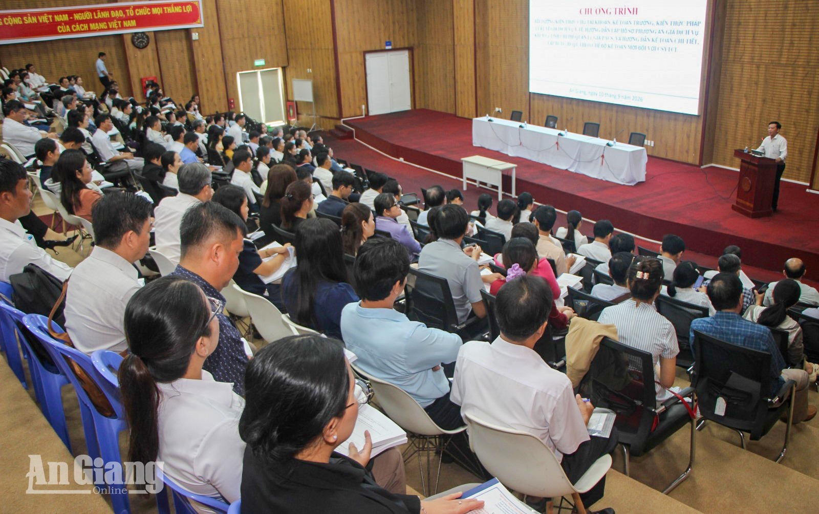 Hơn 300 cán bộ y tế An Giang tập huấn quản lý tài chính, giá dịch vụ
