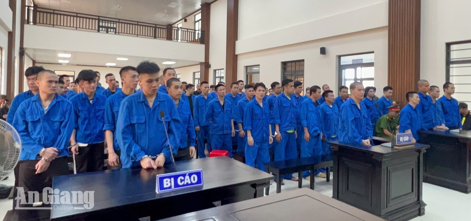 64 bị cáo tại phiên tòa
