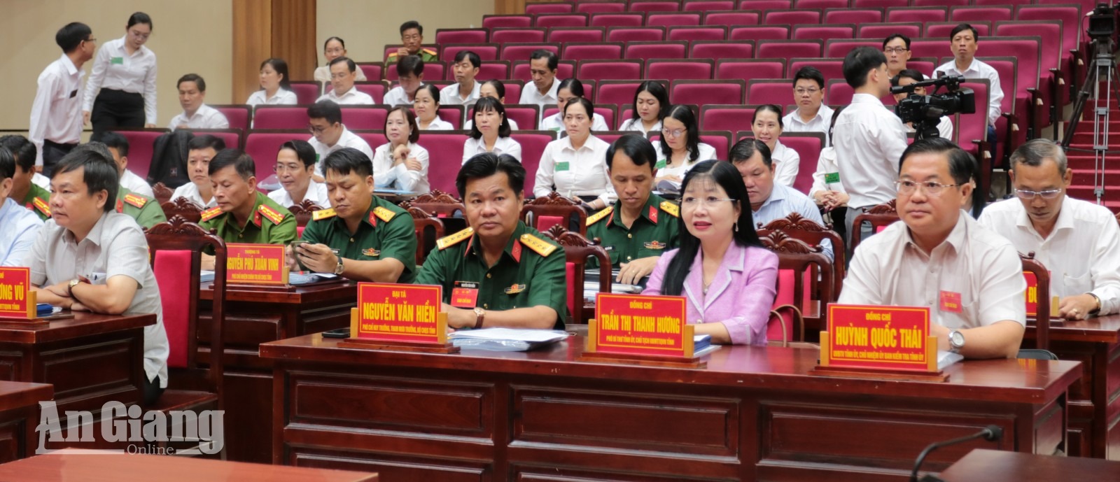 Đồng chí Trần Thị Thanh Hương, Phó Bí thư Tỉnh ủy, Phó Trưởng Ban Chỉ đạo diễn tập tỉnh; đồng chí Huỳnh Quốc Thái, Chủ nhiệm Ủy ban Kiểm tra Tỉnh ủy, Thành viên Ban Chỉ đạo diễn tập tỉnh cùng tham dự.