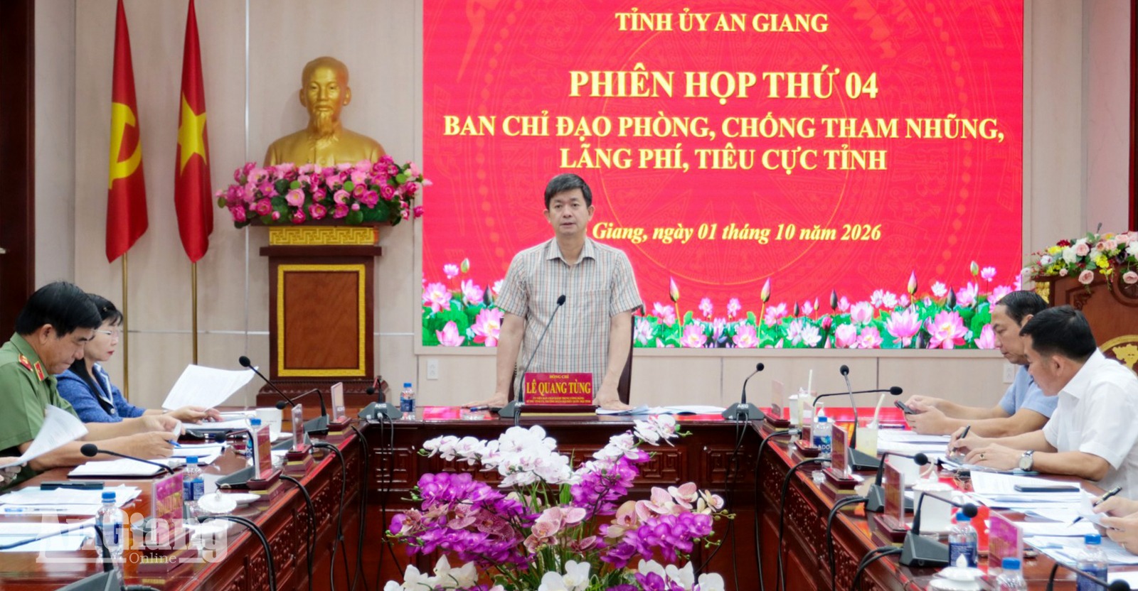 Ủy viên Trung ương Đảng, Bí thư Tỉnh ủy, Trưởng Đoàn Đại biểu Quốc hội tỉnh, Trưởng Ban Chỉ đạo phòng chống tham nhũng, lãng phí, tiêu cực tỉnh An Giang Lê Quang Tùng phát biểu kết luận phiên họp