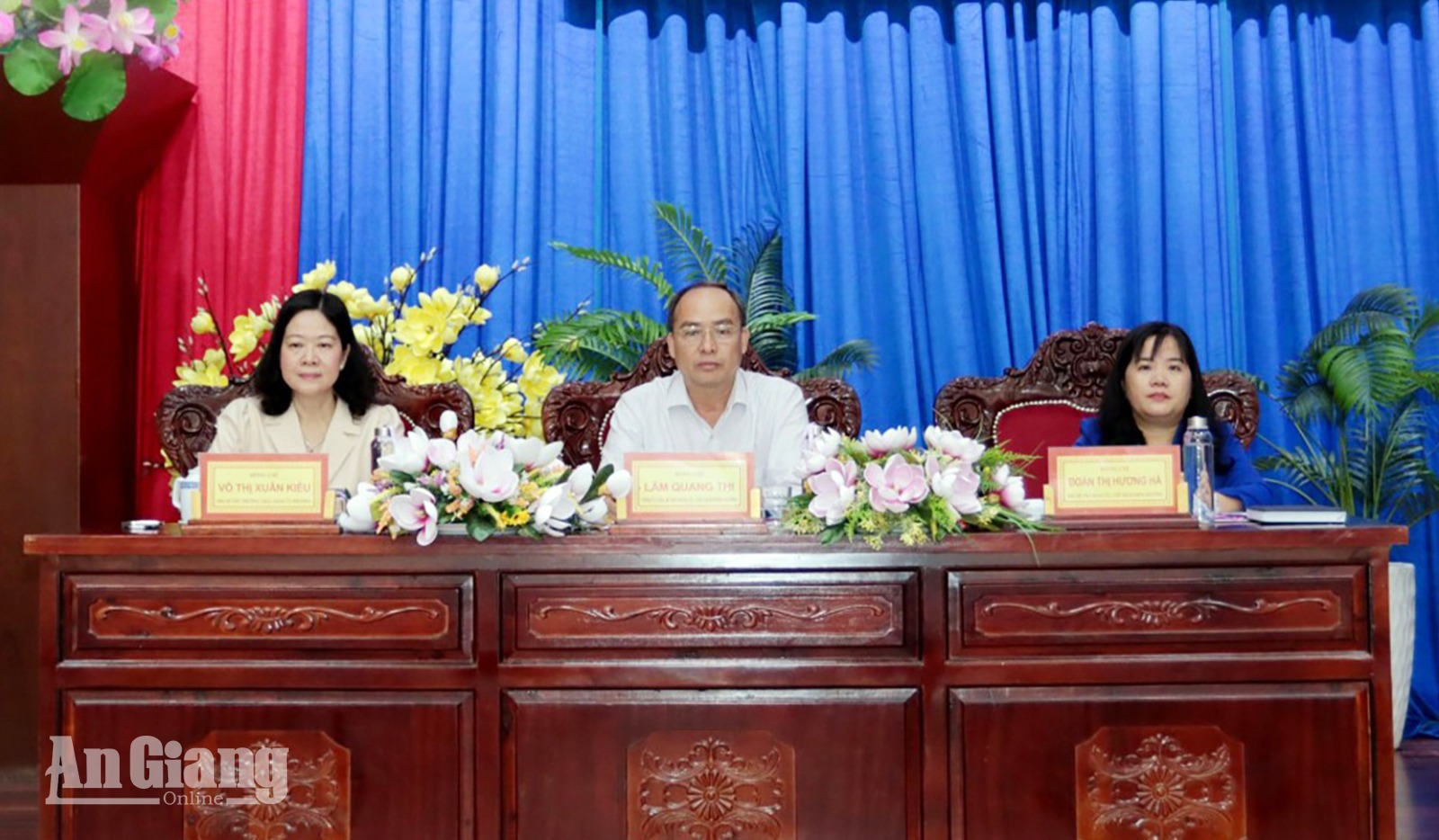 Chủ trì cuộc họp Ban Chấp hành