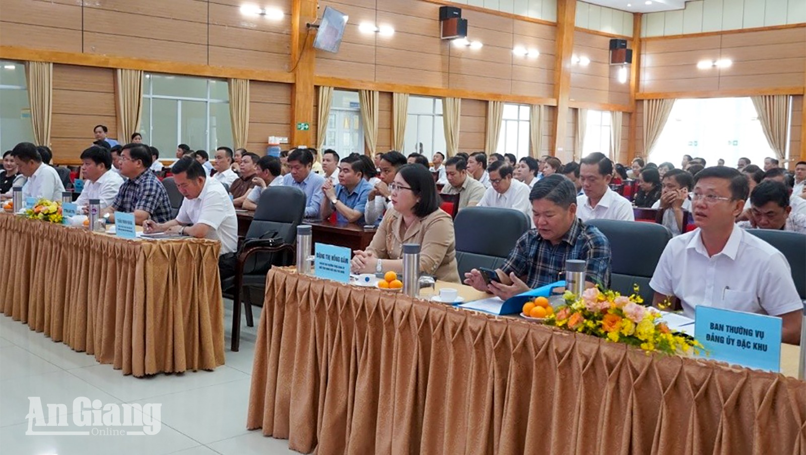 Phú Quốc đối thoại doanh nghiệp, tập trung gỡ vướng hạ tầng và thủ tục